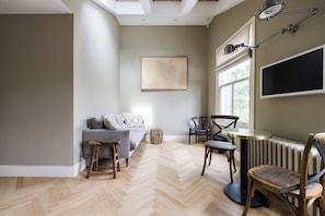 Smart TV - The Notting Hill Apartments by HoK Living - NH4 (Greater London)