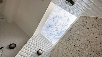 Hårtørrer, håndklæder