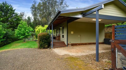 HOUGHS CABIN : Bright