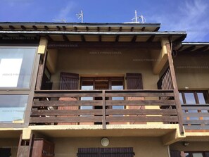 Exterior - 3* Chalet for 8, fireplace, parking, free shuttle (Les Angles)