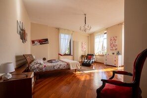 5 chambres, bureau, fer et planche à repasser, Wi-Fi gratuit