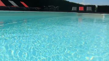 室外游泳池
