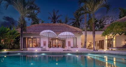 Truly a Luxury Hidden Jewel in Paradise! Private, Romantic and Breathtaking!