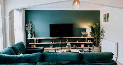 Stylish and spacious Apartment in the heart of Historic Market town of Beverley.