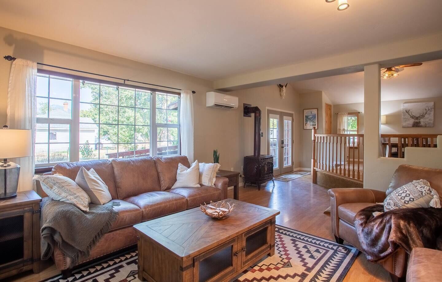 Flat-screen TV, fireplace, offices