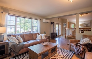 Flat-screen TV, fireplace, offices