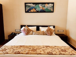 Habitación superior | Escritorio, espacio para trabajar con laptop, wifi y ropa de cama