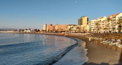 Spacious and bright apartment next to the beach