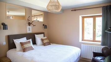 3 slaapkamers, reisbedje, gratis wifi, beddengoed