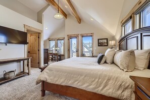 3 camere, una scrivania, ferro/asse da stiro, Wi-Fi gratuito