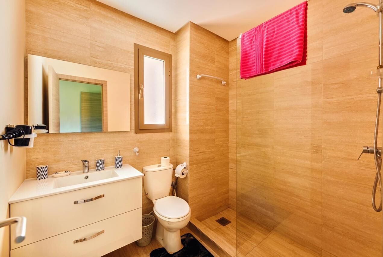 Tina con regadera y bidet 