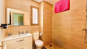 Tina con regadera y bidet