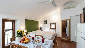 1 camera, culla da viaggio, Wi-Fi gratuito, lenzuola