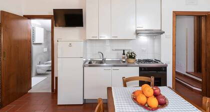 Topazio studio flat with valley view