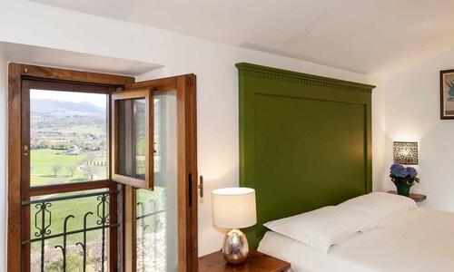 Topazio studio flat with valley view