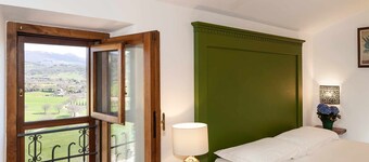 Topazio studio flat with valley view