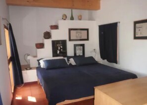 4 chambres, fer et planche à repasser, Wi-Fi, draps fournis