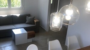 Maison, 2 grands lits | Salle de séjour