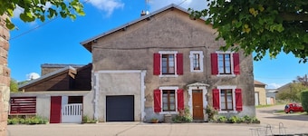 3-bedroom/two-bathroom house in the countryside