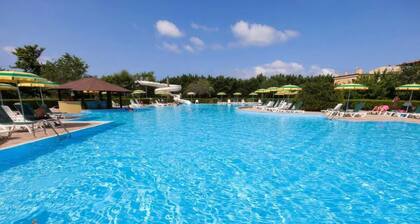 Pizzo Beach Club 165G