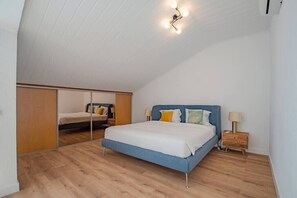 5 室のベッドルーム、アイロン / アイロン台、旅行用ベビーベッド、WiFi