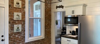 Newly Remodeled 3 Bedroom - Off Street Parking