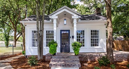 Hip and Historic Home Awaits You! Stroll downtown/Steps away from UCA and CBC