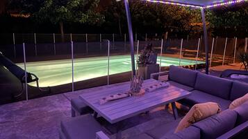 Piscine extérieure, piscine chauffée