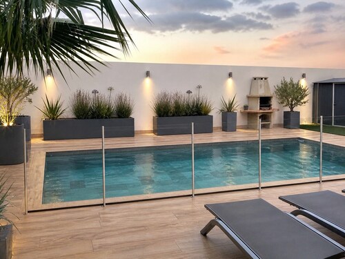 LUMINIA - VILLA DU SUD ☀️ 
COMPTEMPORAIRE 
PISCINE & CONFORT PLUS 3 COUCHAGES 
.