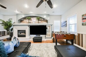 TV - SVS: Happy Oasis 4BD Home | Private Pool, Theater & BBQ | Henderson Oasis (Henderson)