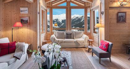 Luxury family chalet with sauna & jacuzzi, 12 pax, Courchevel