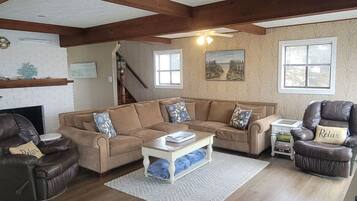 Una Smart TV, un reproductor estéreo