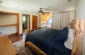 6 bedrooms, iron/ironing board, WiFi, bed sheets