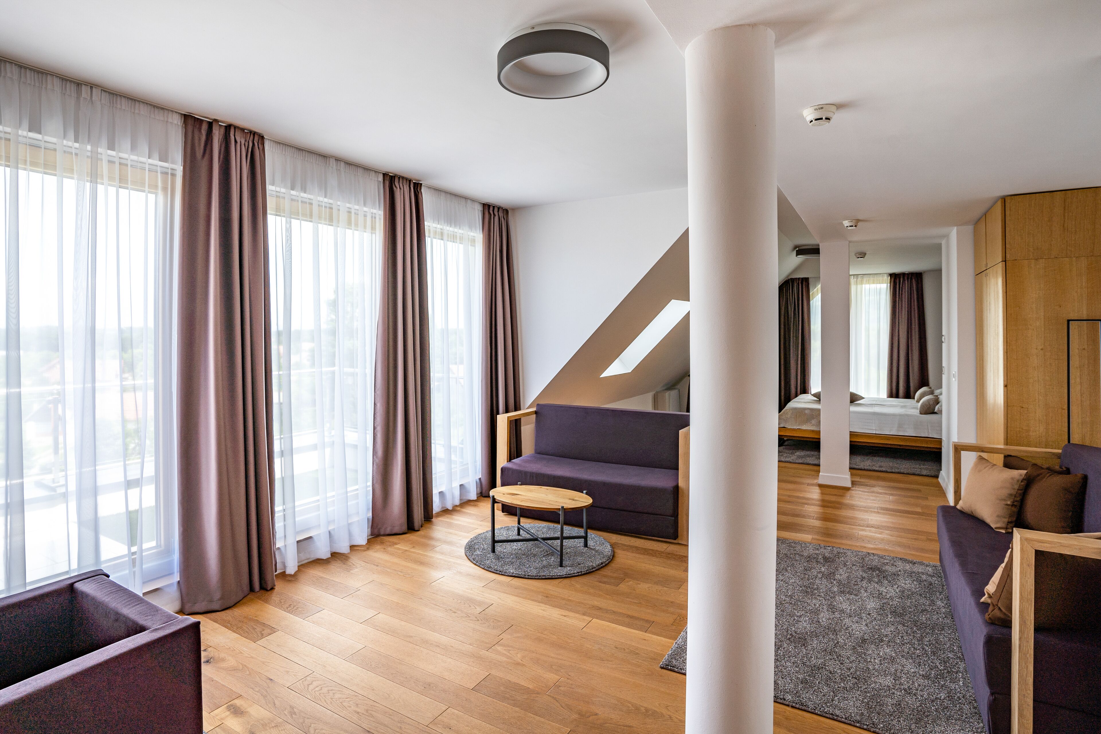 Apartamento, no fumadores, vistas a la montaña | Minibar, caja fuerte, escritorio y espacio para trabajar con un portátil