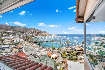 150 Middle Terrace – Stunning 3BD Avalon Home, Views!!, Golf Cart, A/C