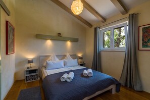 3 bedrooms, iron/ironing board, WiFi, bed sheets - Villa Due Delfini in Sosici (Sosici)