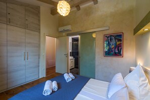 3 chambres, fer et planche à repasser, Wi-Fi, draps fournis