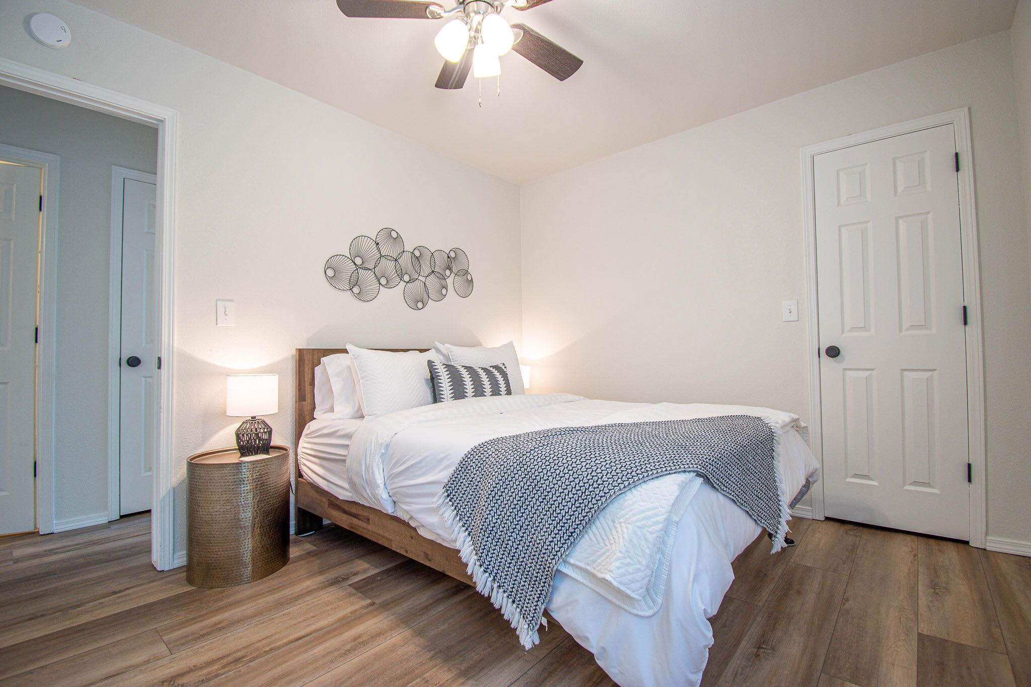 2 bedrooms, iron/ironing board, WiFi, bed sheets