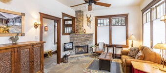 HERITAGE HOUSE- Classic Victorian Home in the Heart of Telluride