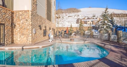 Cozy Pet-friendly King Studio In Mt. Crested Butte Condo - No Cleaning Fee! by RedAwning