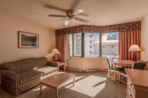 Condo, 1 Bedroom | Living area