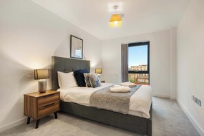 2 Schlafzimmer, Schreibtisch, Bügeleisen/Bügelbrett, WLAN