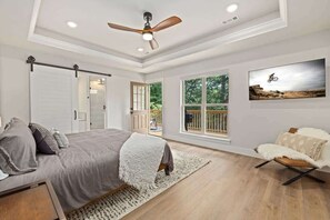 4 bedrooms, iron/ironing board, WiFi, bed sheets - OZ Adventure Retreat-Explore *Ride*Relax*Repeat (Bella Vista)