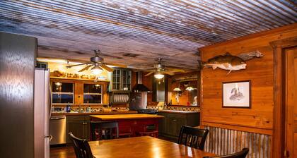 Secluded Lodge, Stocked Pond, Huge Ice Maker, Green Egg & Minutes From Launch