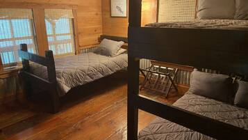 3 bedrooms, free WiFi, bed sheets