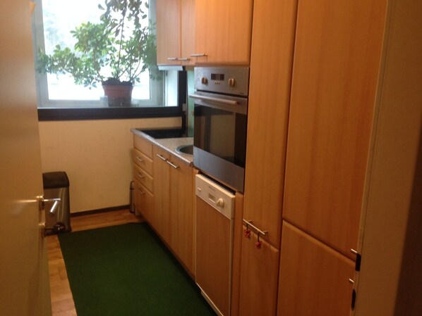 Réfrigérateur, four, plaque de cuisson, lave-vaisselle