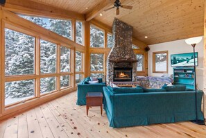 TV, fireplace, offices - 3 BDR Secluded Retreat; Stunning Mountain Views! (Alma)