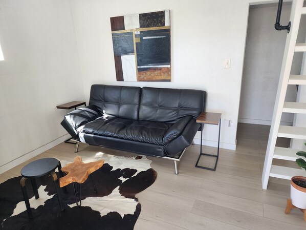 Smart TV - Stylish private studio in beach town (Imperial Beach)