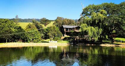 'The Berry Lake House' - Private Luxury Estate