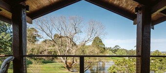 'The Berry Lake House' - Private Luxury Estate